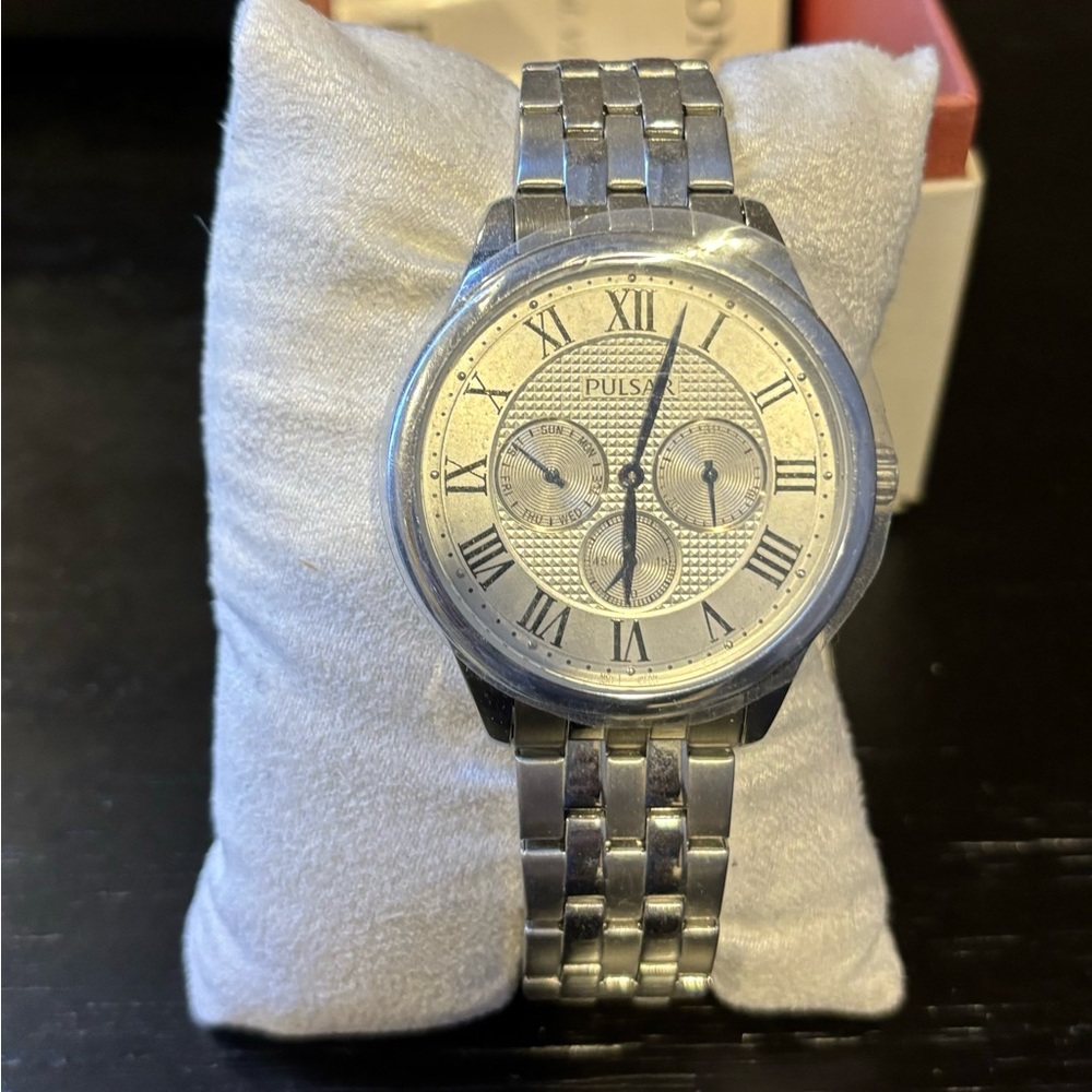 Men’s White Chronograph Pulsar Watch  PP6 159